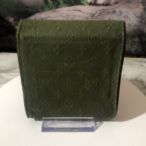 STACK! LOUIS VUITTON LOCK AND KEY #307 WITH GOLD PLATED STAINLESS STEEL CHAIN. - Picture 8 of 16